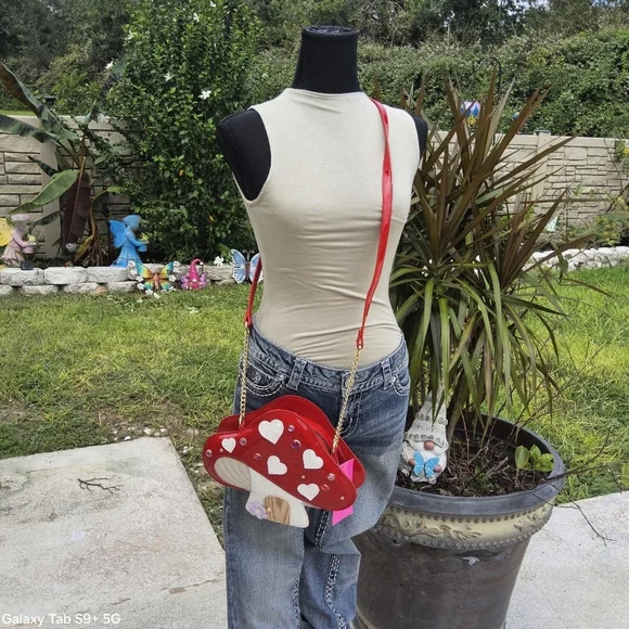 NWT RED MUSHROOM KITSCH BETSEY JOHNSON CROSSBODY - Picture 4 of 5